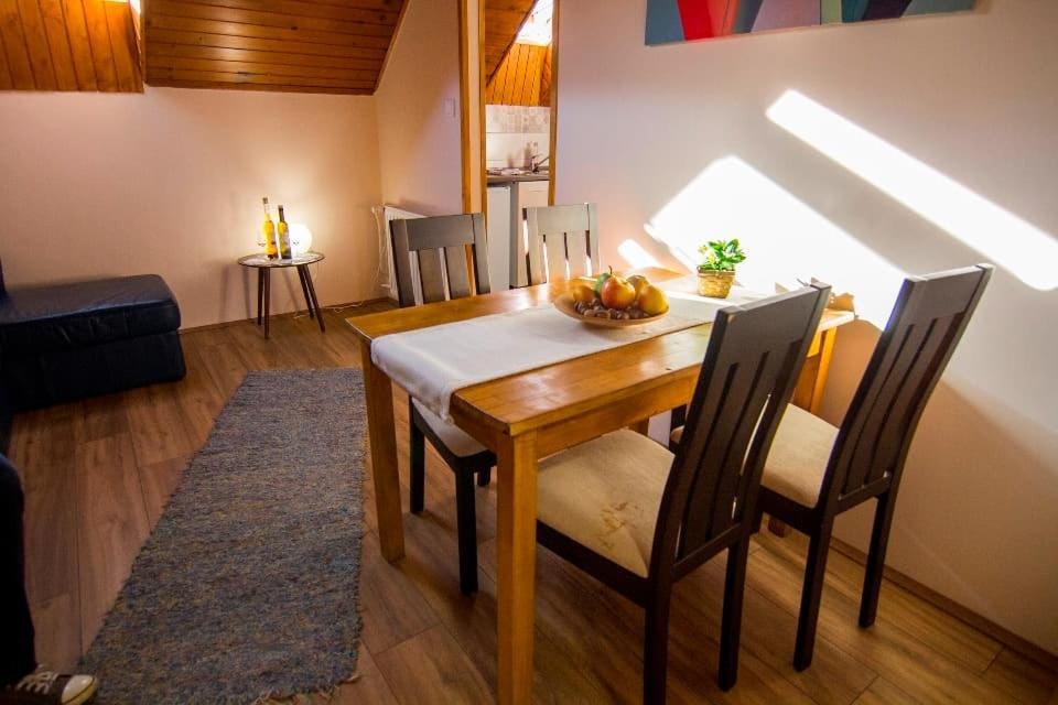 Natura Panzio&Apartmanhaz Orfu Luaran gambar